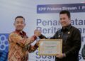 Pj Bupati Bener Meriah Terima Penghargaan dari KPP Pratama Bireuen