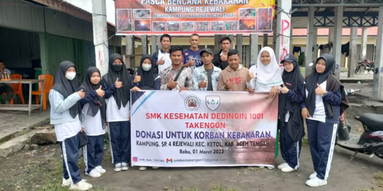 SMK Kesehatan Dedingin 1001 Salurkan Bantuan untuk Korban Kebakaran Ketol