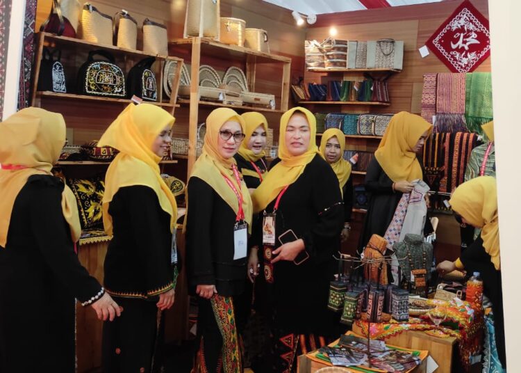 Pj. Ketua Dekranasda Aceh Tengah Ikuti Rangkaian Peringatan Puncak HUT ke 43 Dekranas 