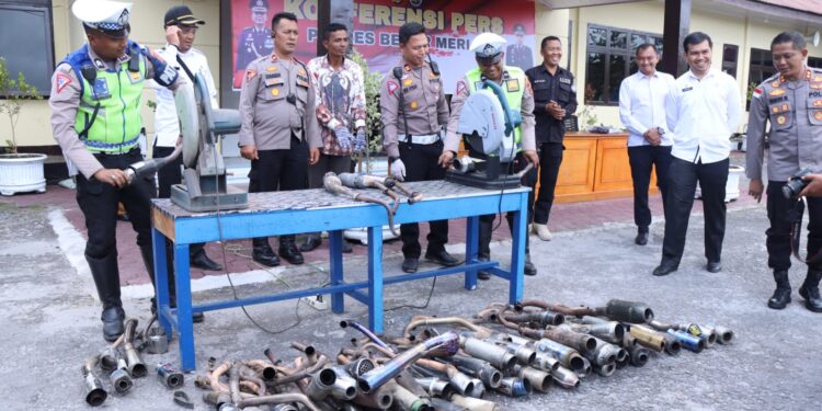 Resahkan Masyarakat, Polres Bener Meriah Musnahkan Puluhan Kenalpot Brong