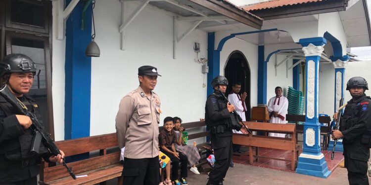 Beri Rasa Aman Saat Beribadah, Personil Kompi 3 Batalion B Pelopor Laksanakan Patroli Ke Gereja- Gereja Di Kabupaten Aceh Tengah
