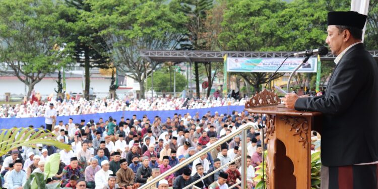 Pj. Bupati Sholat Idul Adha Di Lapangan Setdakab Aceh Tengah