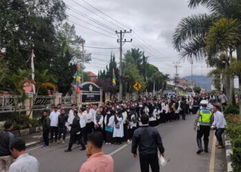 Ratusan Tenaga Honorer Pemkab Aceh Tengah Audiensi Ke DPRK, Suarakan Aspirasi, Tuntut PPPK