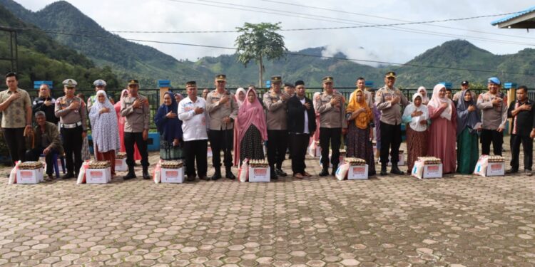 Warga Kute Panang Ucap Syukur Terima Bantuan Paket Sembako Dan Tali Asih Polres Aceh Tengah