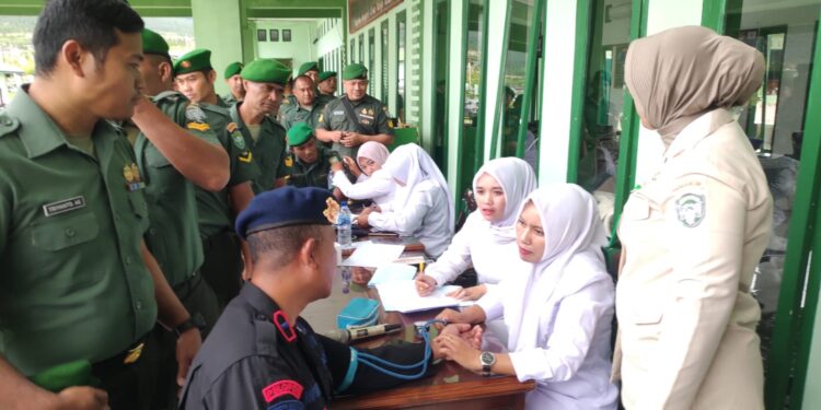 Brimob Kompi 3 Batalyon B Pelopor Polda   Aceh Ikuti Kegiatan Donor Darah HUT TNI 