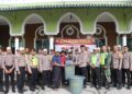 Bakti Sosial Polres Aceh Tengah Lakukan Gotong Royong Di Masjid Disertai Pemberian Sarana Dan Alat Kebersihan