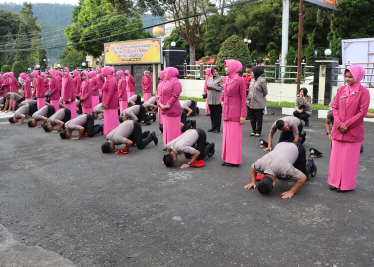 51 Personil Perwira dan Bintara Sujud Syukur Naik Pangkat Setingkat