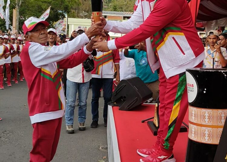 Ribuan masyarakat Aceh Tengah Tumpah Ruang Sambut Kirap Api PON ke XXI