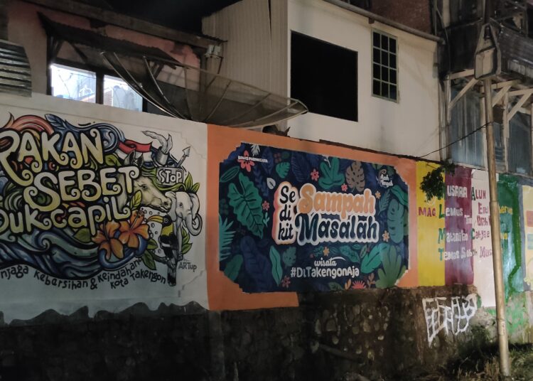 Mural Kebersihan Warnai Dinding Musara Alun, Aceh Tengah