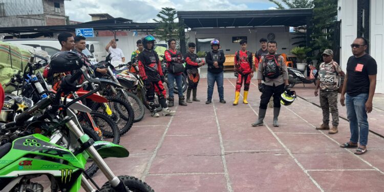 Tragong Salurkan Bantuan ke Pelosok Rusip Antara, Tiga Desa Terisolir Jadi Sasaran