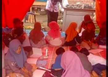 Hari Pertama Masuk Sekolah, Ratusan Murid di Aceh Tengah Belajar di Tenda Darurat