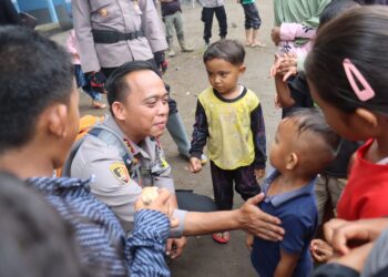 Jangkau Lokasi Bencana, Kapolres Muhammad Taufik Naik Motor Trail ke Bintang Pepara