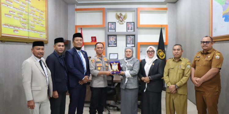 Aktif Bantu Penanganan Bencana, Polres Aceh Tengah Terima Penghargaan dari DPRK 