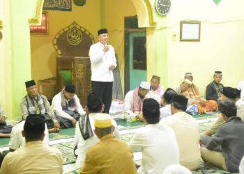 Safari Ramadhan di Kampung Lumut, Wabup Muchsin Hasan Bawa Bantuan untuk Masjid Marhamah