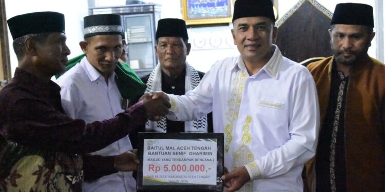 Disela Safari Ramadhan, Wabup Muchsin Hasan Bantu Dua Anak Kampung Lut Jaya Dapatkan Penanganan Medis Lanjutan
