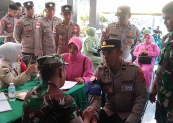 Personel Polres Aceh Tengah dan Bhayangkari Ikuti Donor Darah HUT Kartika Candra Kirana 
