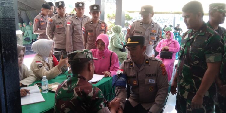Personel Polres Aceh Tengah dan Bhayangkari Ikuti Donor Darah HUT Kartika Candra Kirana 