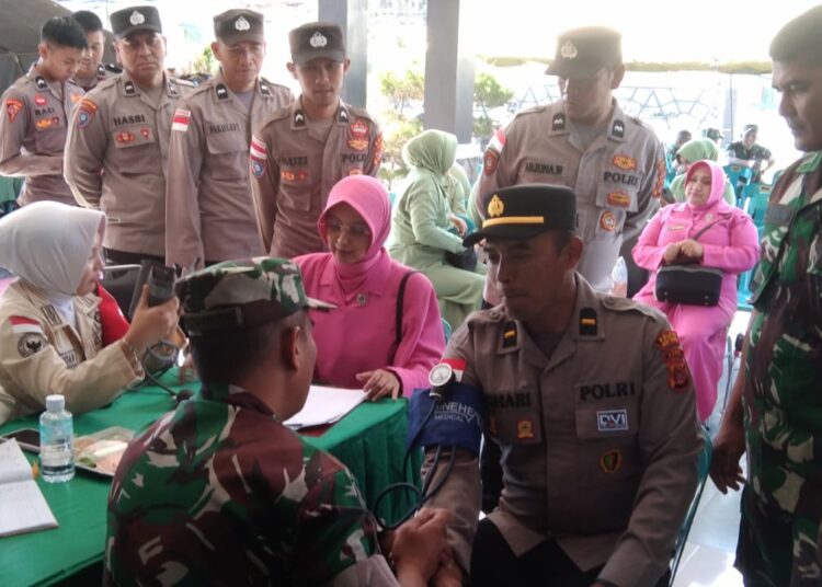 Personel Polres Aceh Tengah dan Bhayangkari Ikuti Donor Darah HUT Kartika Candra Kirana 