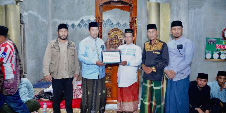 Safari Ramadhan di Kampung Bah, Bupati Aceh Tengah Salurkan Bantuan dan Ajak Masyarakat Selalu Membaca Al-Qur’an