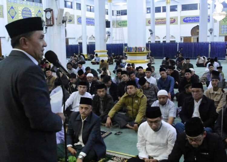 Hari Pertama Ramadhan, Jamaah Padati Masjid Agung Ruhama Takengon Meski Hujan Deras