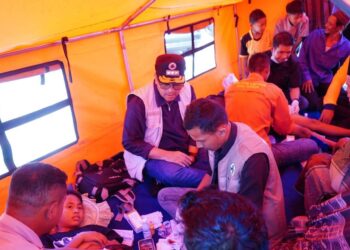 Di Tengah Pemulihan Bencana, Anak-anak Pengungsi Pantan Nangka Jalani Sunat Gratis di Bawah Tenda Oranye BNPB