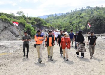 Wakil Bupati Aceh Tengah Bawa Tim Kementerian Koordinator Bidang Perekonomian Monitoring Wilayah Terdampak Bencana Hingga Huntara