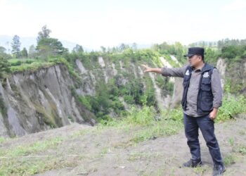 Longsor Di Pondok Balik Hampir Sentuh Badan Jalan, Pemerintah Buka Akses Alternatif Antisipasi Jalan Putus