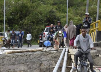 Banjir Susulan Memutus Akses Kampung Gemboyah, Bupati Haili Tanggap Turunkan Alat Berat