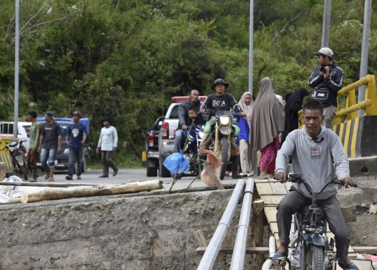 Banjir Susulan Memutus Akses Kampung Gemboyah, Bupati Haili Tanggap Turunkan Alat Berat