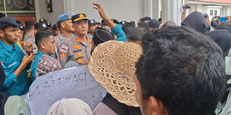 Formasket Gelar Unjuk Rasa, Bupati Aceh Tengah Dinilai Lebih Banyak Foto Selfie Ketimbang Tangani Bencana