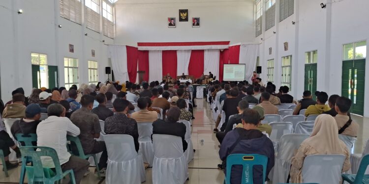 Kemenkop Salurkan Bantuan Alat Pertanian dan Sembako untuk Pemulihan Ekonomi di Bener Meriah