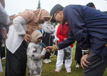 Bupati Haili Yoga Semarakkan Rangkaian Peringatan Hari Keluarga Nasional Ke-33 Dengan Ikut Senam Bersama Dan Jalan Santai