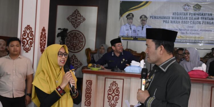 Bangun Keluarga Berkualitas, Bupati Haili Yoga Beri Pembekalan bagi Calon Pengantin