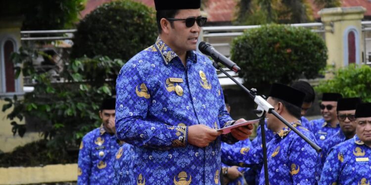 Bupati Aceh Tengah Canangkan Gerakan Ayah atau Ama Mengantar Anak ke Sekolah Serentak, ASN Diberi Dispensasi