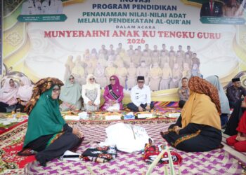 Bersejarah, Ribuan Murid Ikuti Prosesi Adat Munyerahni Murid Ku Tengku Guru di Aceh Tengah