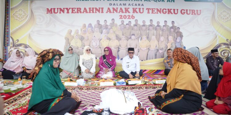 Bersejarah, Ribuan Murid Ikuti Prosesi Adat Munyerahni Murid Ku Tengku Guru di Aceh Tengah